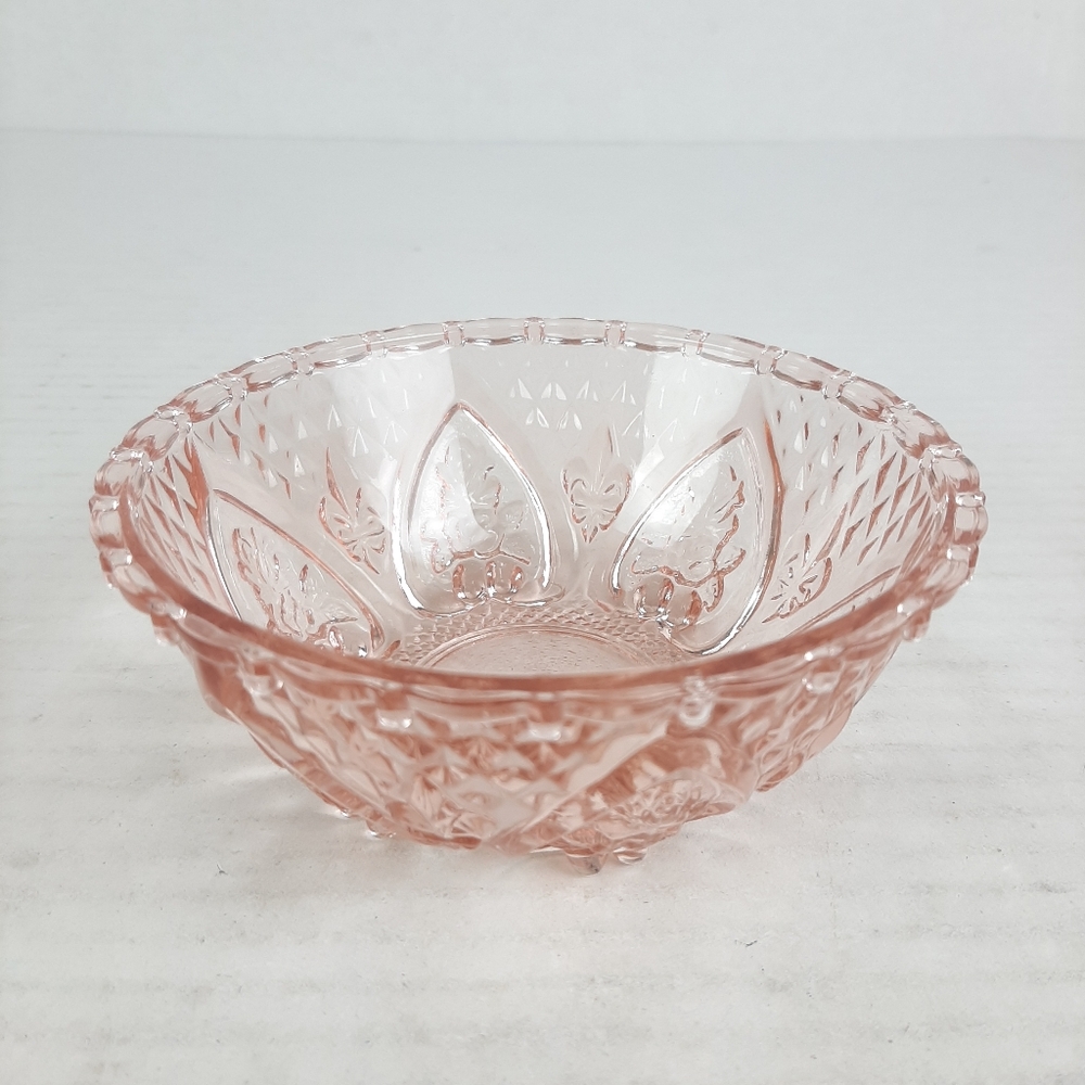 🛍Vtg KIG Malaysia Pink 4½" Glass Footed Serving Bowl Rose Fleur De Lis Pattern